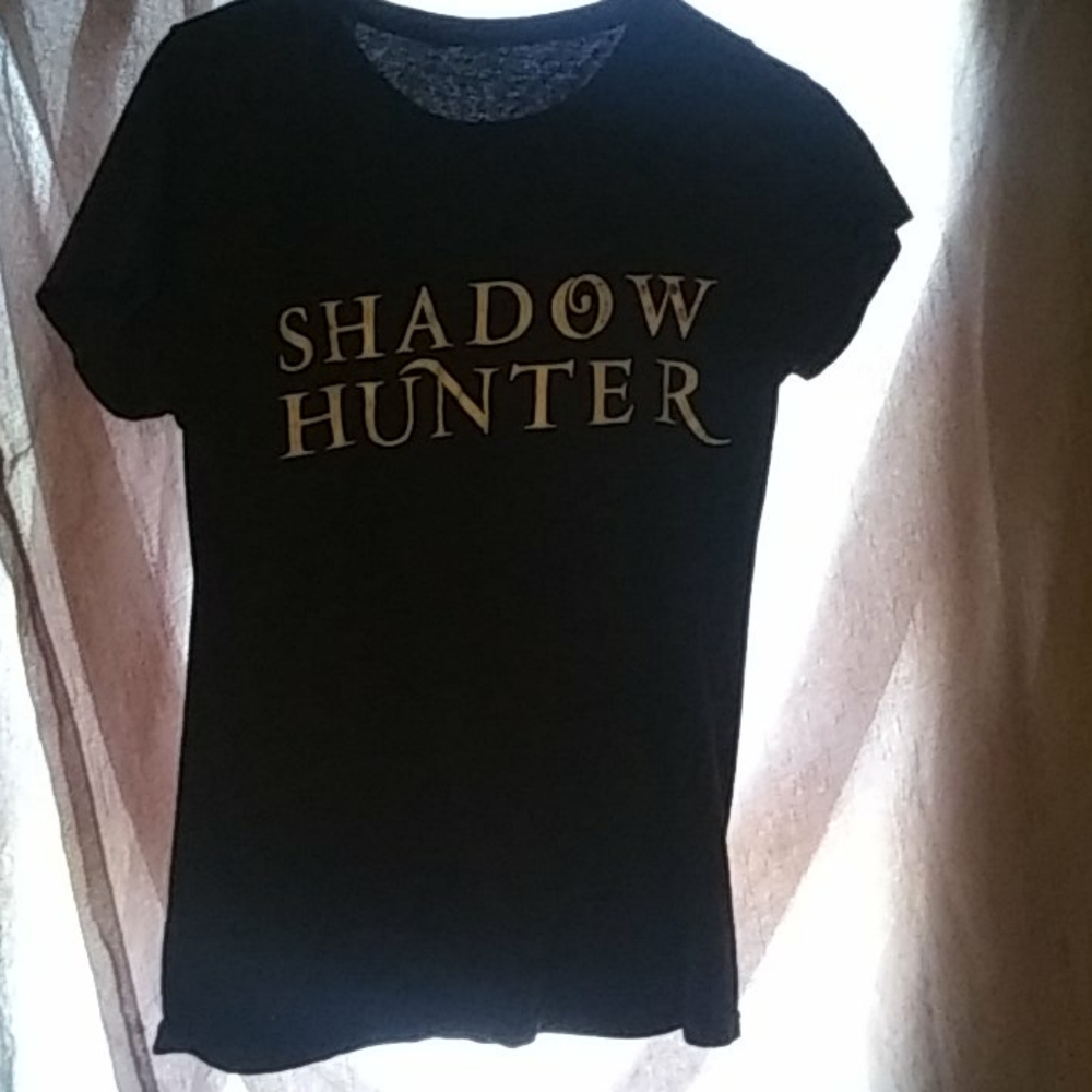 Junior 2xl sized logo tee